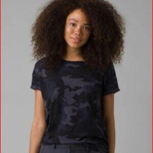 Women’s Medium Cozy Up Nautical Camo T-Shirt Soft Casual Comfort Top